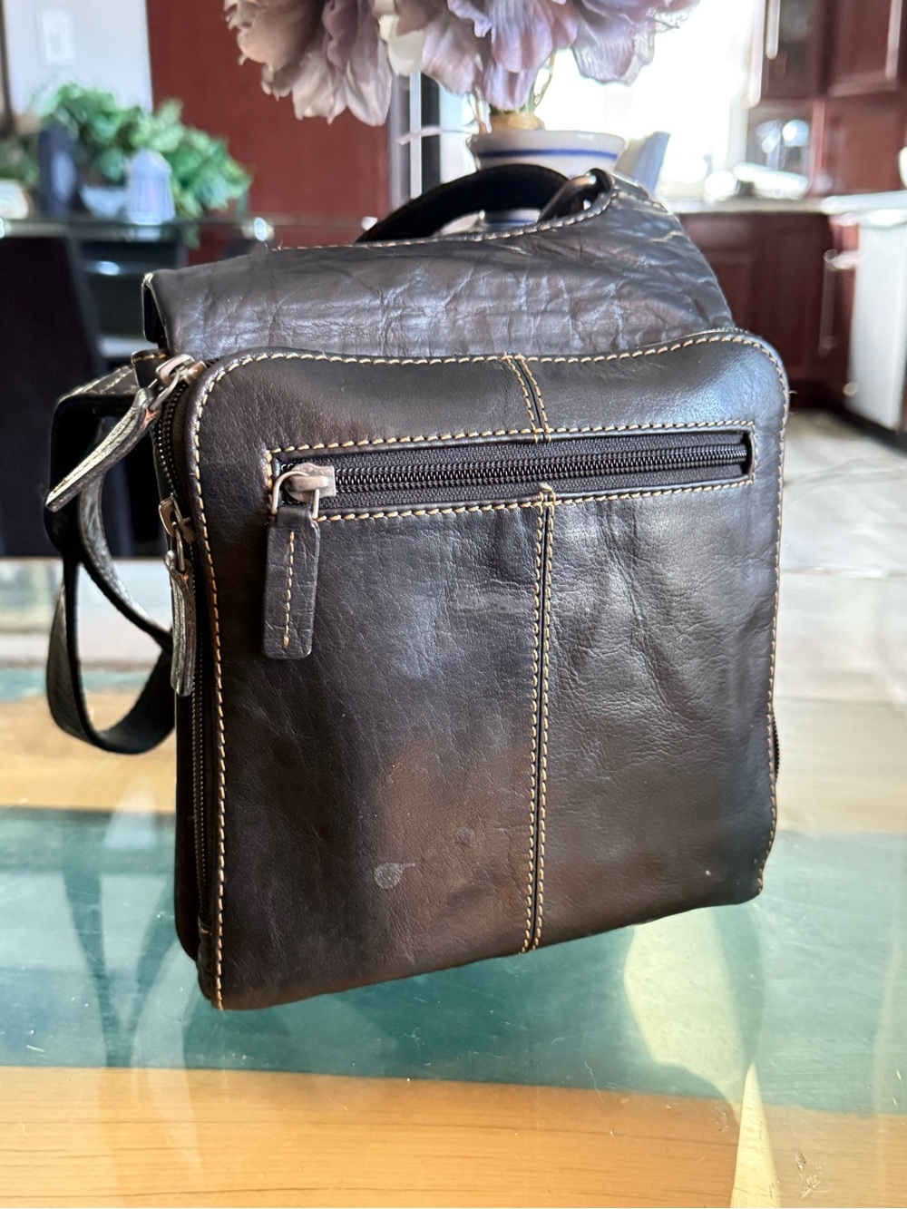 Women's Black Leather Crossbody Bag - Classic Everyday Carry